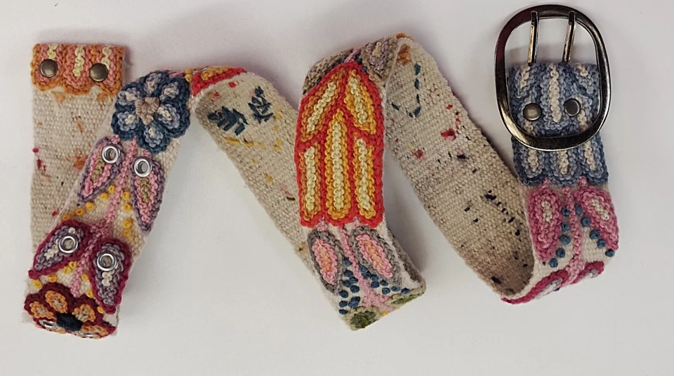 ACCESORIOS MUJER, HECHOS A MANO POR ARTESANO AYACUCHO, CINTURONES BORDADOS CON FLOR Foto 2 de 4