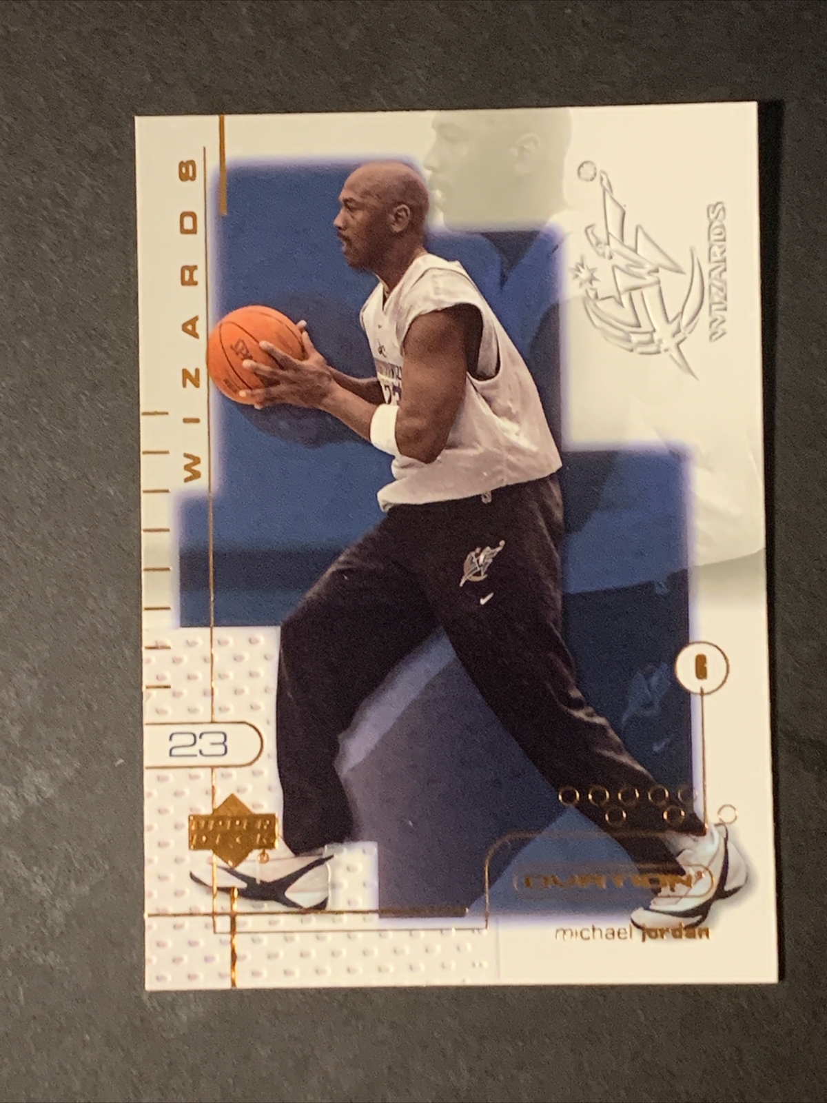2001-02 Upper Deck Ovation #90 Michael Jordan. (K13).