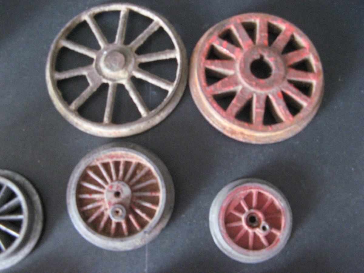 6 ROUES RAYONS LOCOMOTIVE VAPEUR 1/43, 0 ZAMAC DIAMETRE BANDAGE 2CM