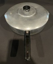 vintage wagner ware magnalite 4570-P Chicken Frying Skillet Dbl Spout 11.5