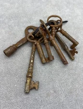Lot Of 8 Small /Medium Antique Iron Jail Cellar Door Skeleton Keys Rusty