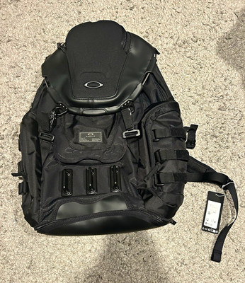 Oakley Kitchen Sink Black 34L Daypack Backpack