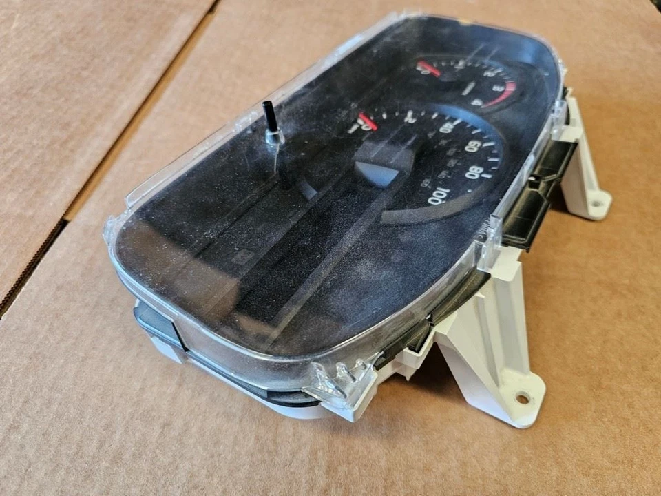 2018 Hino 195 J05E-TP Diesel USED Speedometer Head Cluster 33k Approx - image 3 of 4