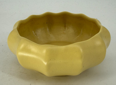 VTG  Haeger USA  Fluted Low profile Pottery Bowl Planter soft Yellow Buttercup