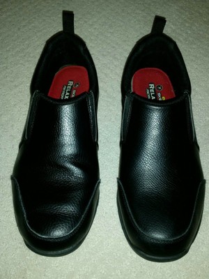 sketchers non slip black shoes