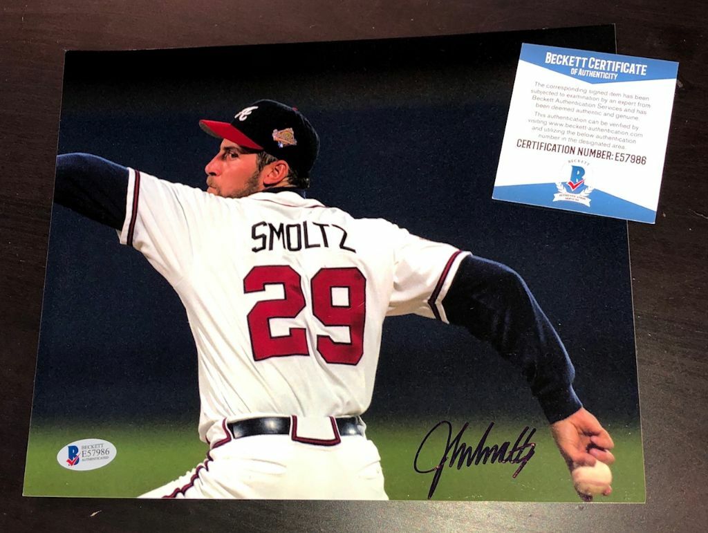 JOHN SMOLTZ SIGNED ATLANTA BRAVES 8X10 PHOTO BECKETT COA THROWING