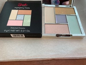sleek makeup highlighting palette distorted dreams