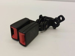 Volkswagen Golf VII 2014 Mittlere Gürtel Schnalle (Heck) 8V0857739A ROC14601