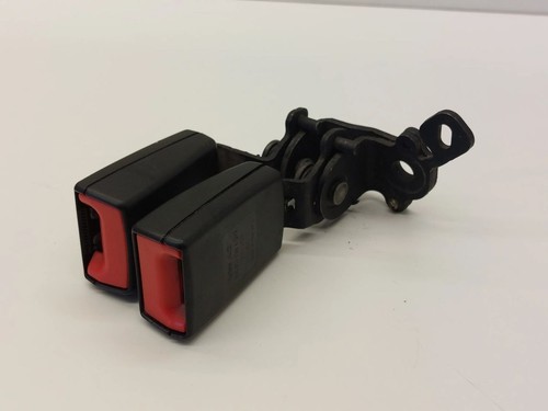 Volkswagen Golf VII 2014 Mittlere Gürtel Schnalle (Heck) 8V0857739A ROC14601