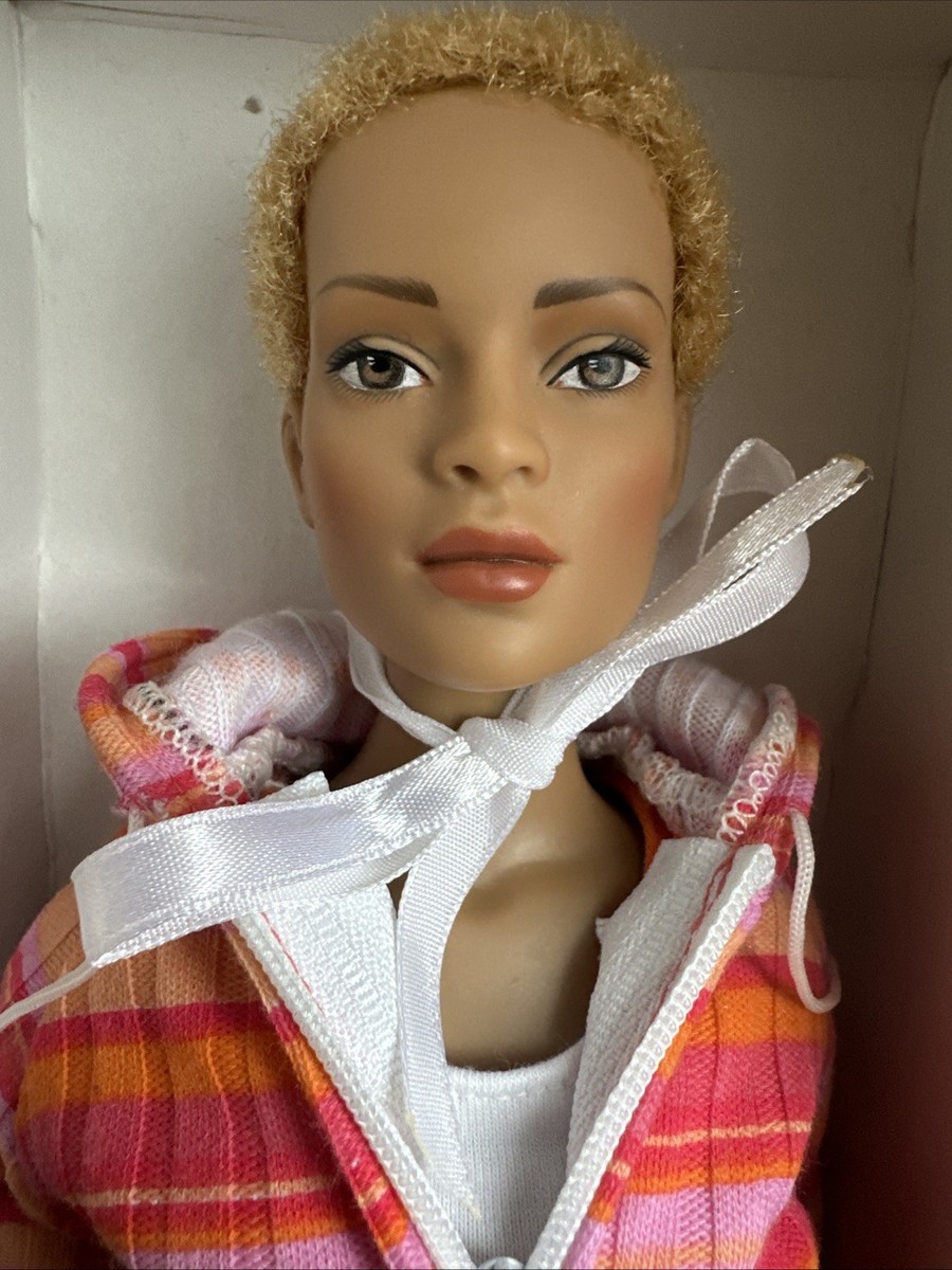 Tonner TYLER WENTWORTH 2004 COLLECTION CHASE MODEL JAC 16” FASHION