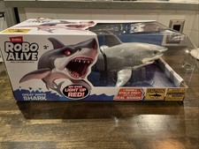 Robo Alive Great White Shark Series 1 by Zuru, Battery-Powered Robotic Light up