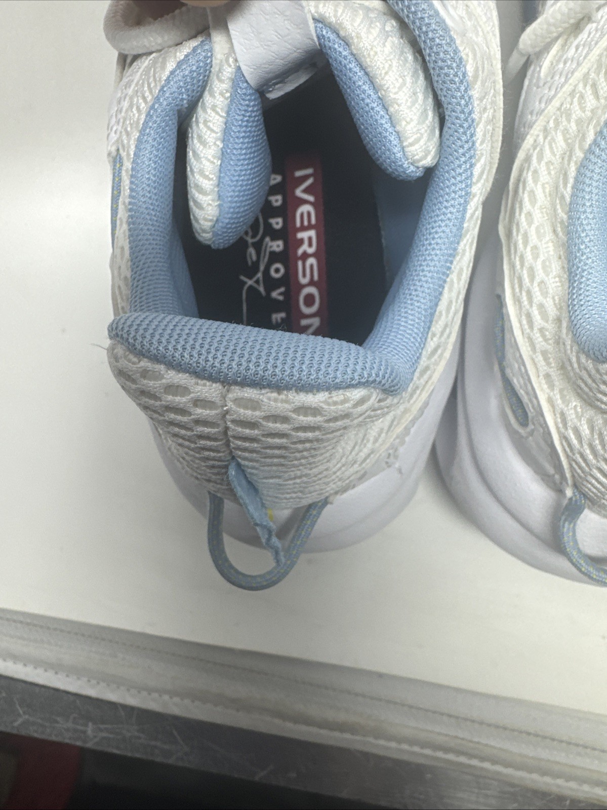 Reebok Solution  White  Blue Basketball Shoes Mens Size 4.5 thumbnail 10