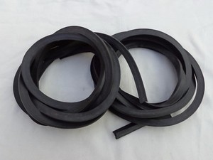 RENAULT-DAUPHINE-GORDINI-ONDINE-REAR-DOOR-RUBBER-SEAL