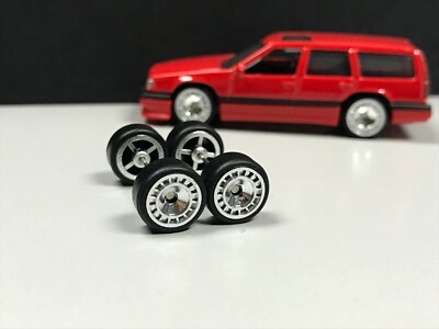 R261 Hot Wheels 1/64 Set # AeroRR Chrome, Medium axis RUBBER REAL RIDERS