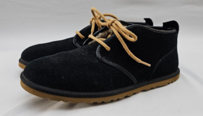 UGG Maksim Black Suede Wool Lined Chukka Boots Men display picture 1