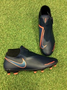 Nike Phantom Vision 2 Academy DF IC Indoor Soccer Shoe .