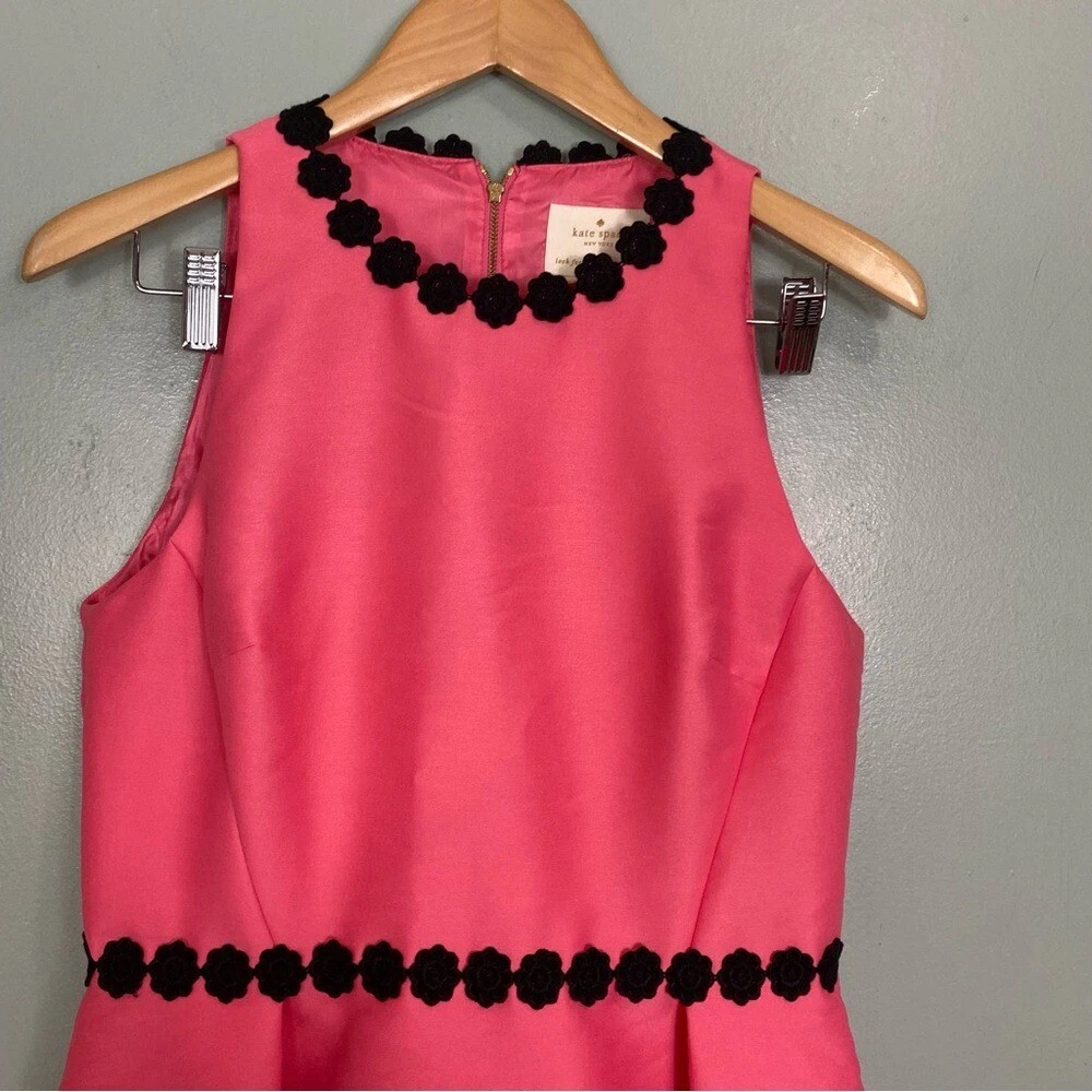 Abito Mikado Kate Spade con orlo floreale rosa taglia 8 aderente e svasato