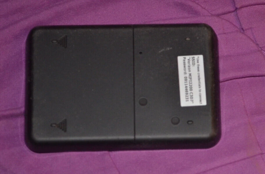 Novatel MIFI2200 Verizon Wireless 3G Mobile Cellular Wi-Fi Hotspot Modem - Image 2 of 3