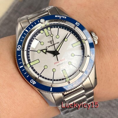 40mm 200M WR Watch For Men Japan NH35 Automatic White Dial Screw Crown Luminous