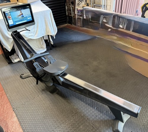 Hdyrow Rower Hydrow Wave Rowing Machine with Touchscreen Display, Black/Silver ...