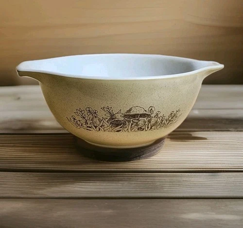 Vintage Pyrex Forest Fancies Mushroom, 9" Cinderella Mixing Bowl #442 1.5qt.