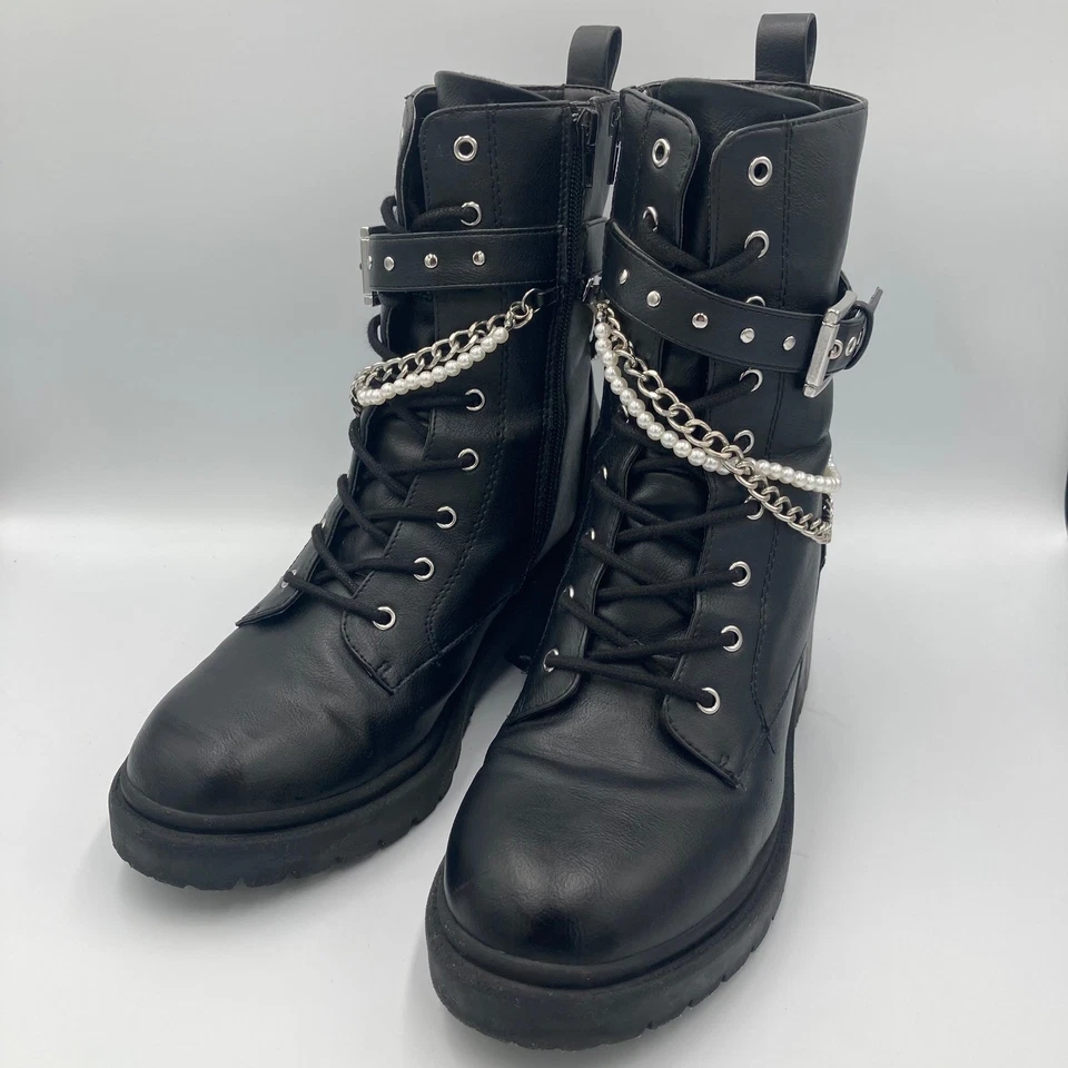 Jellypop Quinn 黑色人造皮革战斗靴珍珠链哥特女式 9 码 — 第 2/4 张图片