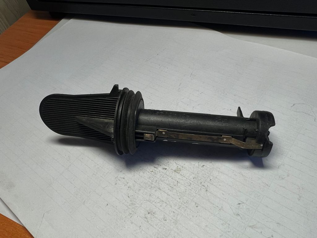 Mazda 6 Headlight Front Indicator Bulb Holder Socket F014002514 