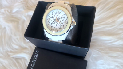 Vintage Metropolitan Museum Of Art MMA Absract Watch Crystal  display picture 1
