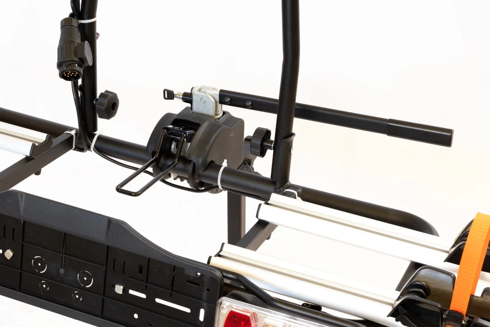 portabici da gancio traino K39 PUO' TRASPORTARE 2 E-BIKE - Immagine 4 di 4