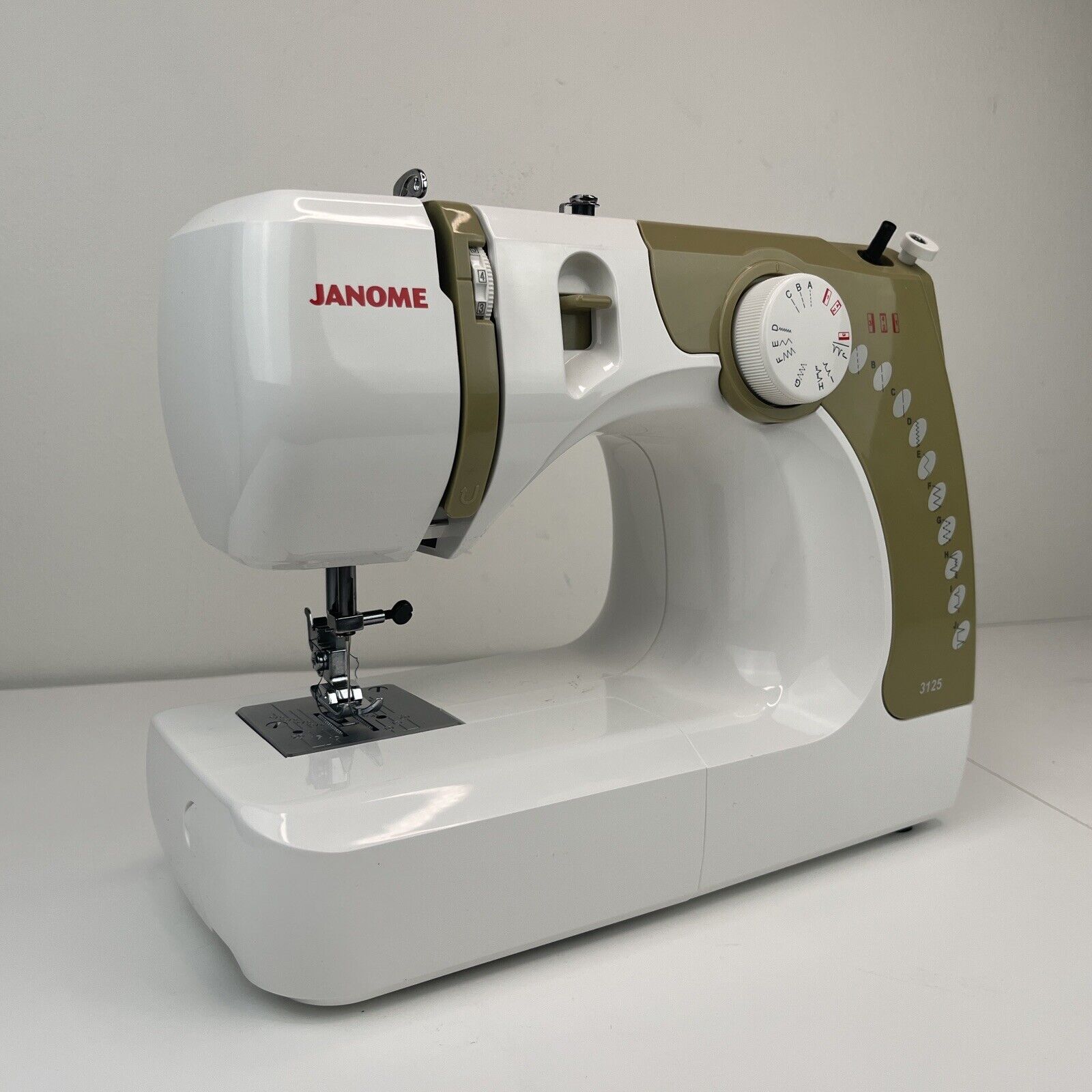 Threading a Janome (New Home) 3125 Sewing Machine