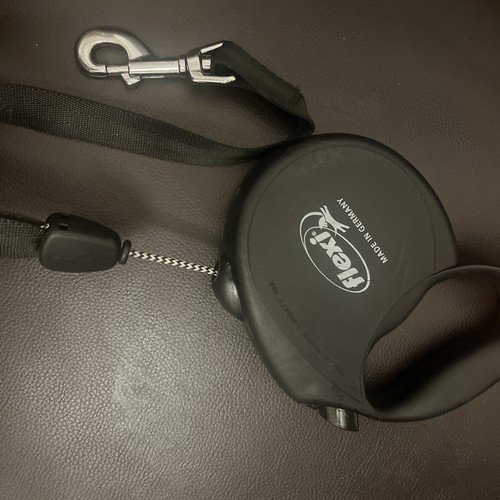 Flexi Classic Retractable Lead Cord Small 5m 16ft - Black - Picture 4 of 6