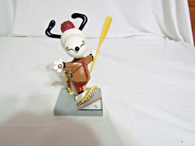 Westland Giftware #8423 Peanuts on Parade Snoopy ''MONSIEUR SNOOPE LE VOYAGEUR''