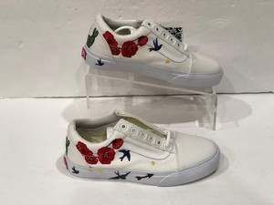 vans with white roses