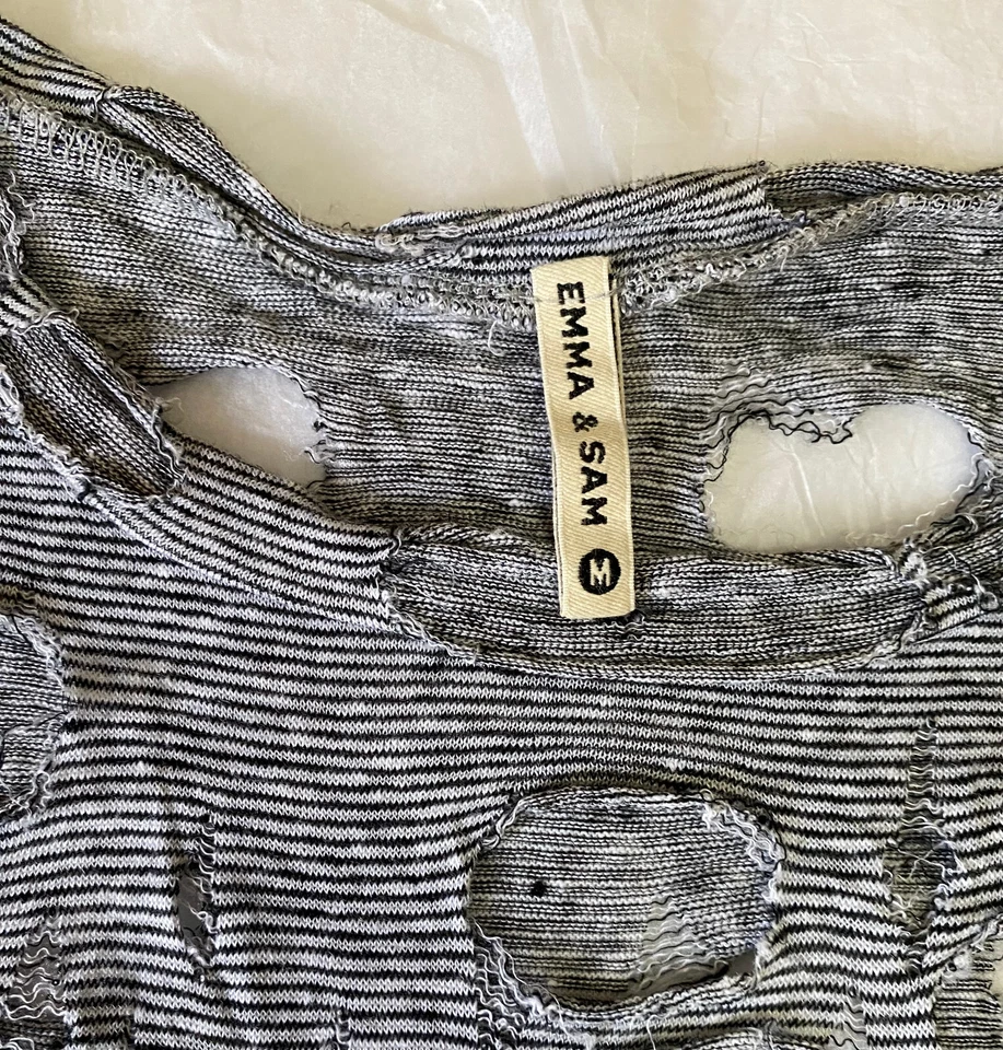 Camiseta Emma & Sam Gris Rayas Negras Camiseta Grunge Corte Agujero Destruido M Foto 2 de 4