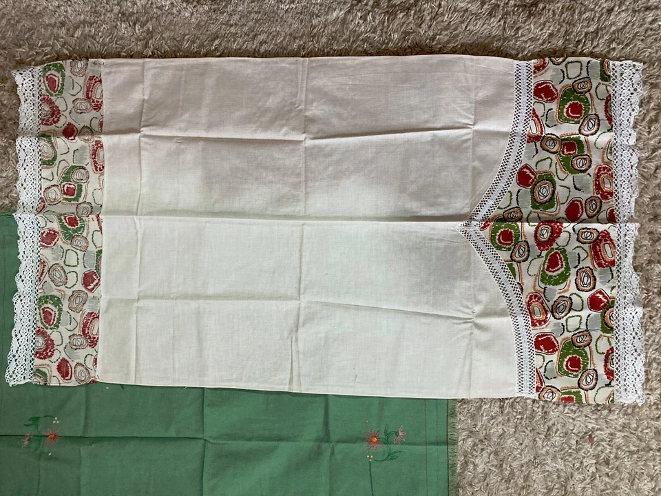 2 Tischtücher aus OMAs Haushalt mehrfarbig bestickt 114x62 / grün 90x84 RETRO - Bild 2 von 4