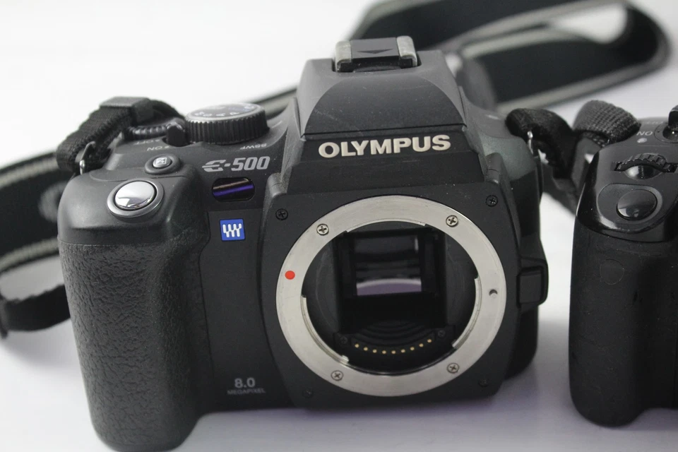 DSLR Digital Cameras Inc Olympus E-500 & Canon 400D Bodies Only Working x 2 - Image 2 of 4