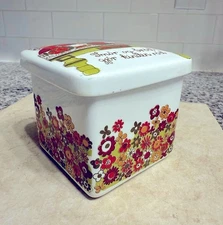 F OLKLORE lidded jar/ butter box, Figgjo Flint Turi Design, made in Norway 1960s