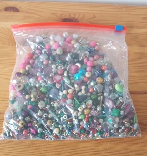 610g gebrauchte Perlen zur Schmuckherstellung Basteln Mix Farben Design und Materialien.