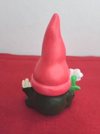 花园侏儒雕像雕像斯堪的纳维亚无品牌红帽子白色花朵4英寸 — 第 3/4 张图片