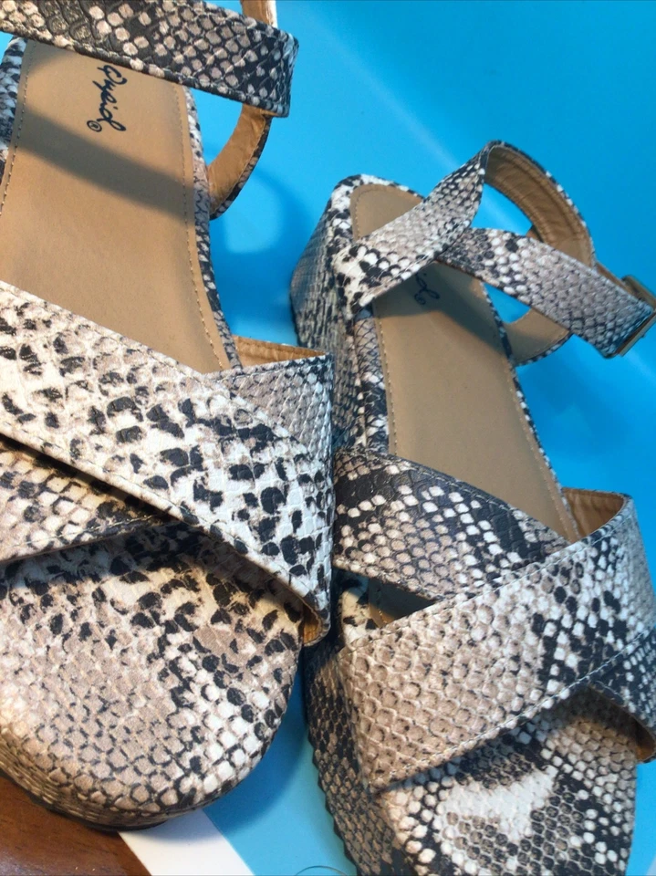Zapatos qupid 8/9 piel de serpiente cuña correa de 1,5-2 pulgadas Foto 3 de 4