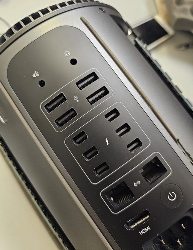 Mac Pro 2013 2.7GHz 12-Core 128GB RAM 1TB SSD AMD FirePro D300 - Picture 9 of 11