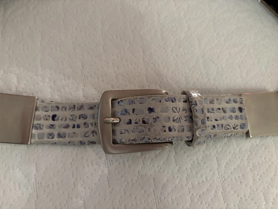 Vintage Suzi Roher blue snakeskin & metal belt - M - favorite of Princess Kate! - Image 2 of 4