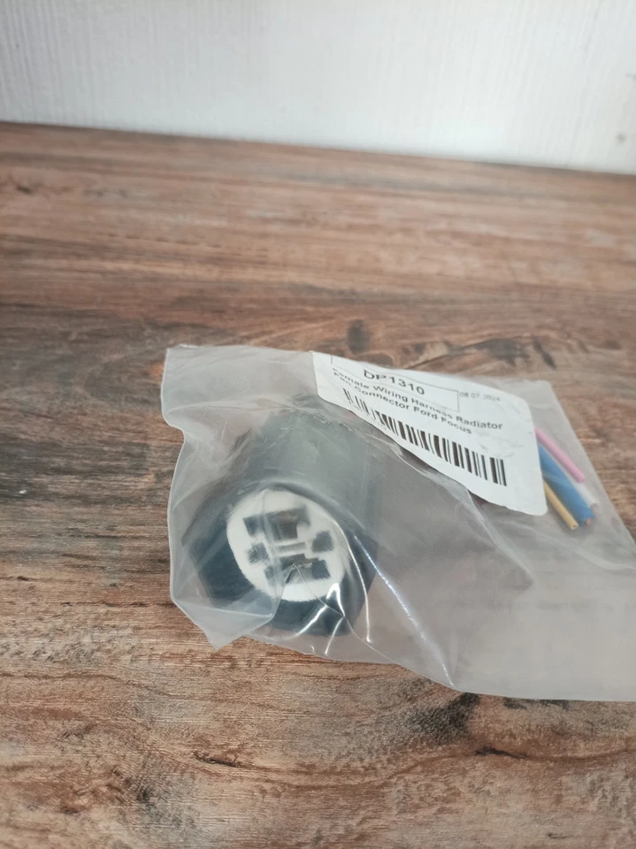 Female Wiring Harness Radiator Fan Connector For Ford Focus Volvo Land Rover - Image 2 of 4