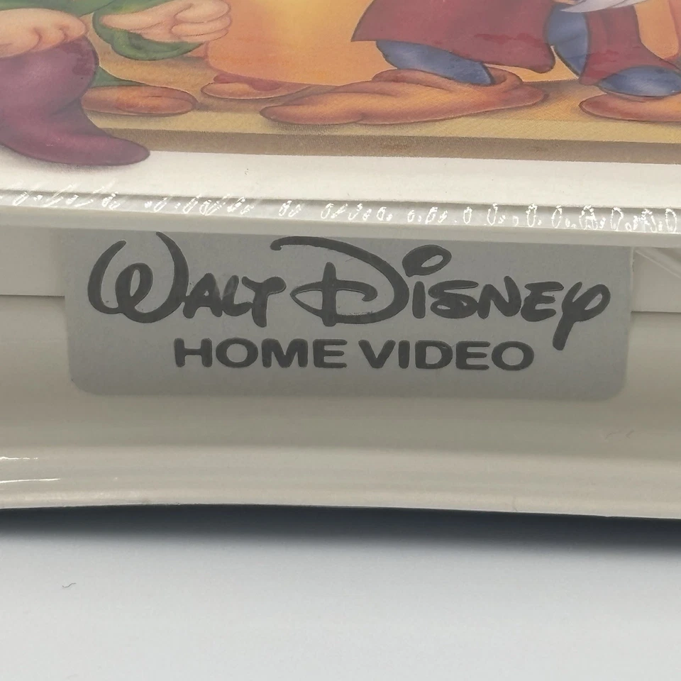 Snow White and the Seven Dwarfs (VHS, 1994) - Disney Masterpiece - Brand New - Image 3 of 4