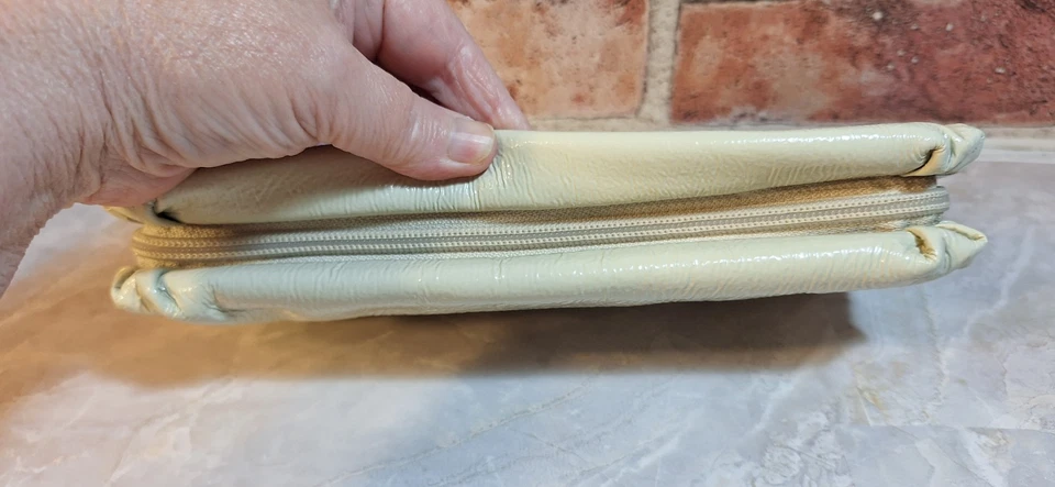 De Colección Hobo International DELLA Invierno Blanco Cartera Cartera EMBRAGUE Bolsa Portatarjetas Foto 4 de 4