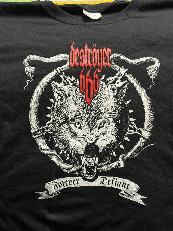 Destroyer 666  Forever Defiant womens Tee size Medium
