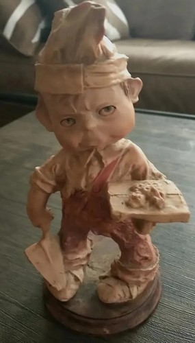 Vintage Giuseppe Armani Capodimonte Terra Cotta Working Boy Figur