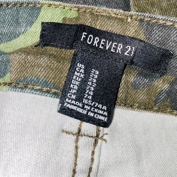 Pantalones cortos de jean Forever 21 para mujer camuflaje camuflaje con cordones Jean 29 Foto 3 de 3