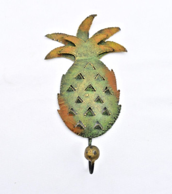 PINEAPPLE METAL WALL HOOK 3D DISTRESSED METAL GREEN & ORANGE TONES
