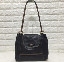 Amplio bolso de hombro de cuero - estilo clásico